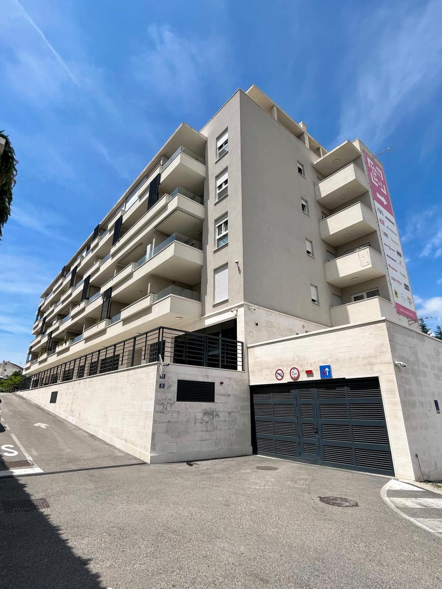 Luxury Apartment Rinos - Free Garage Parking Сплит Екстериор снимка